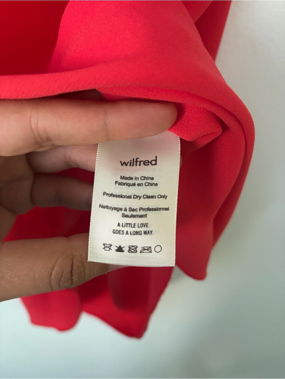 Aritzia Wilfred Sevres Red
Sleeveless Blouse High Low Top
Women's Size Small - Picture 6 of 6